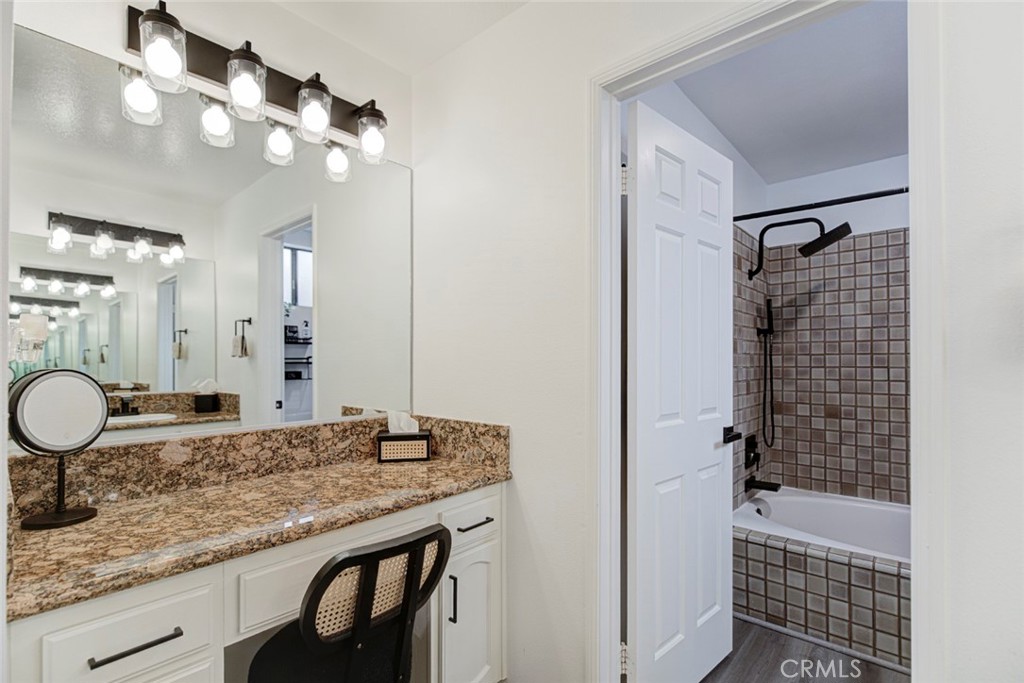 511 N Jackson 101 Property Photo 11