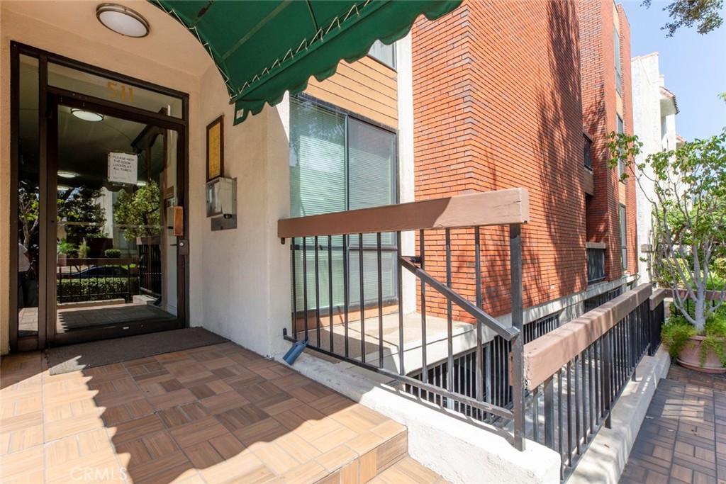 511 N Jackson 101 Property Photo 16
