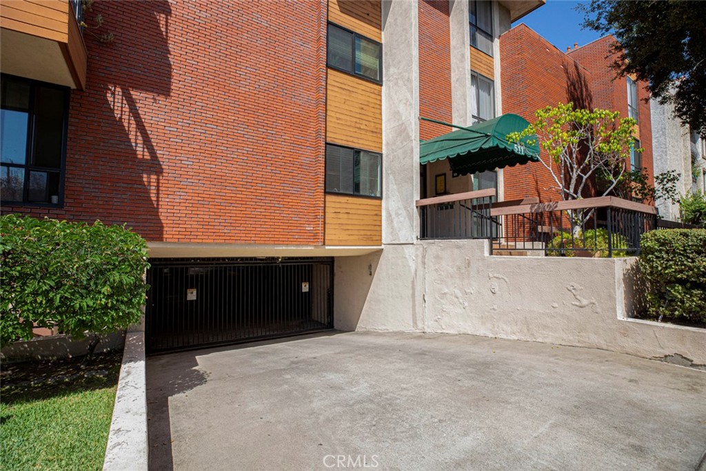 511 N Jackson 101 Property Photo 17
