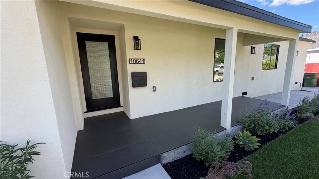 10641 Helendale Property Photo 4