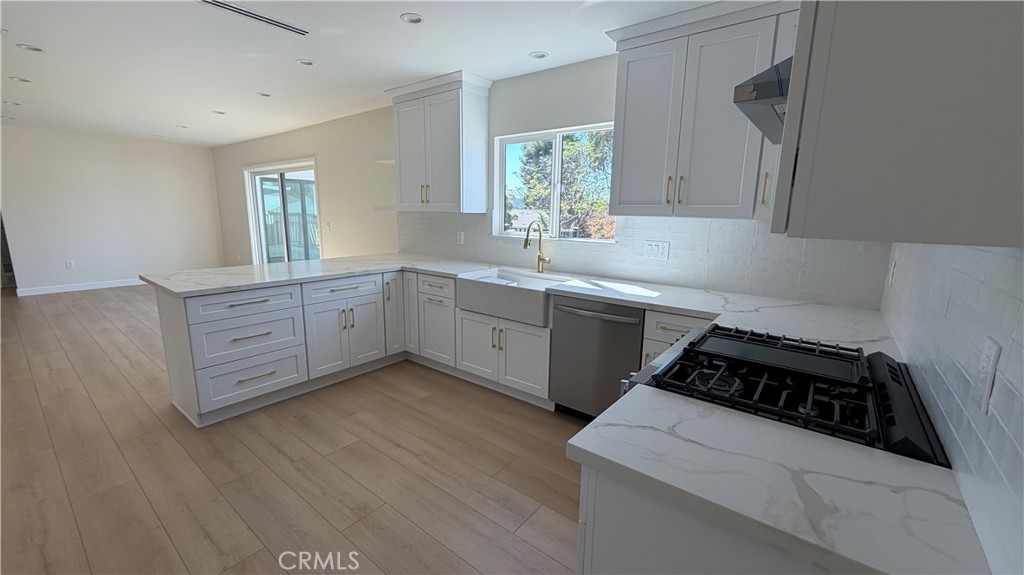 10641 Helendale Property Photo 6