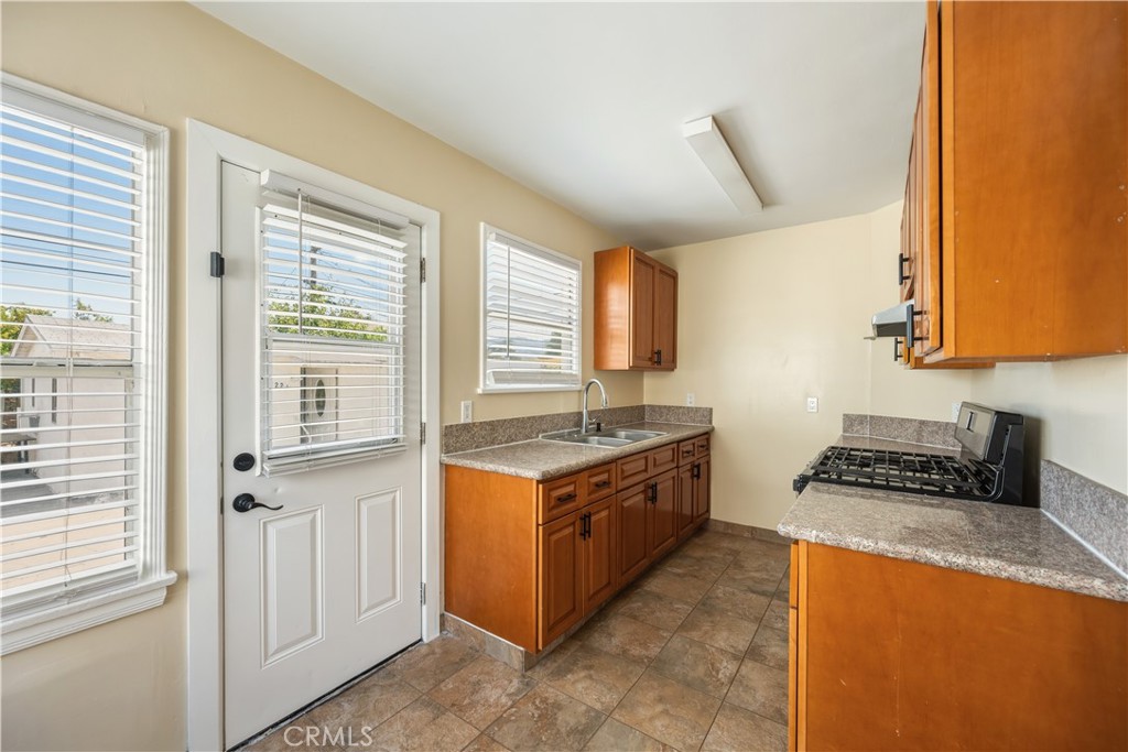 622 Salem Property Photo 8