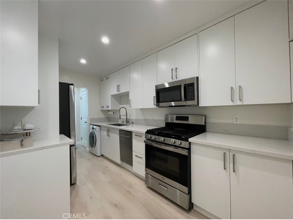 202 S Chevy Chase Drive Property Photo 1