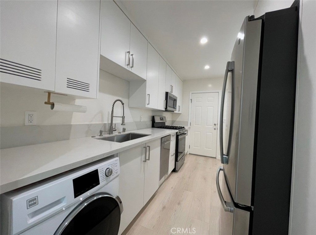 202 S Chevy Chase Drive Property Photo 2