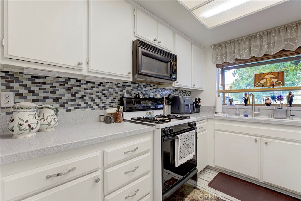 8330 Penfield 11 Property Photo 8