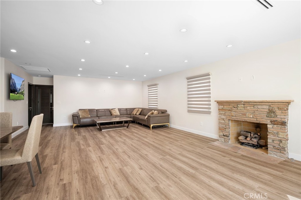 1365 Winchester Avenue Property Photo 5