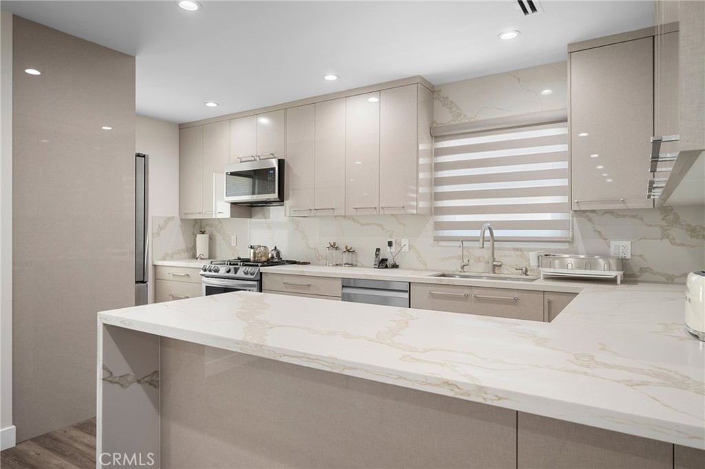 1365 Winchester Avenue Property Photo 12