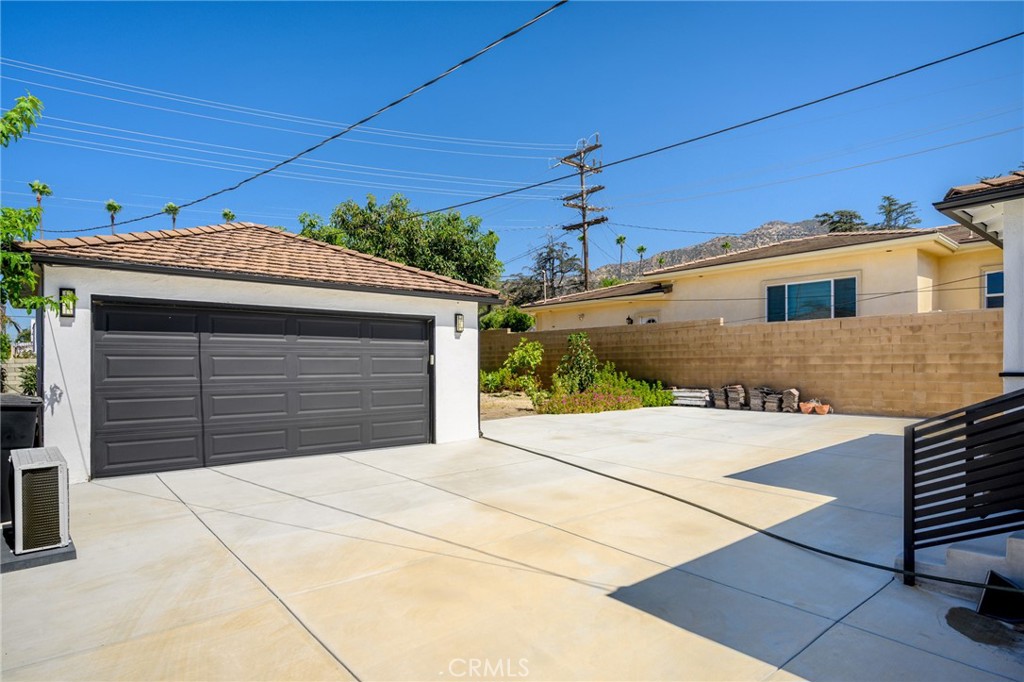 1365 Winchester Avenue Property Photo 24