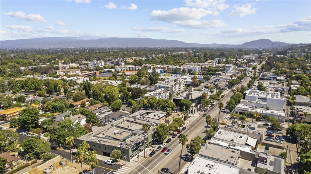 13451 Ventura Boulevard Property Photo 3