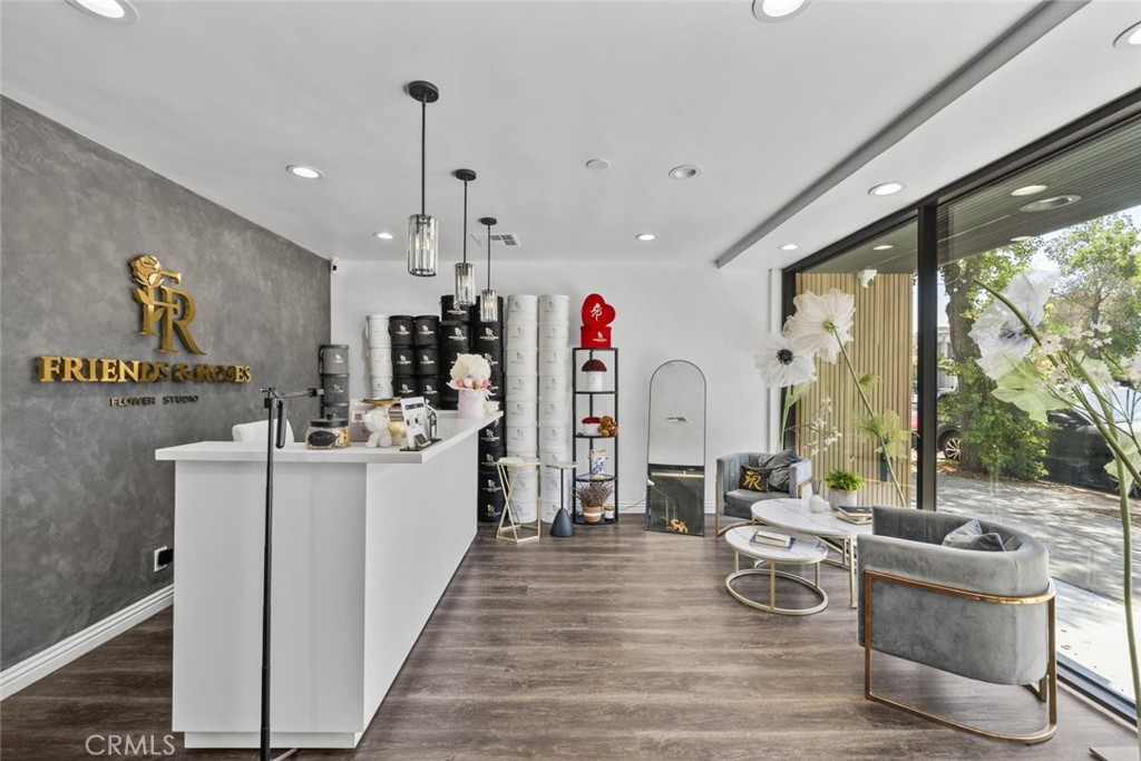 13451 Ventura Boulevard Property Photo 14