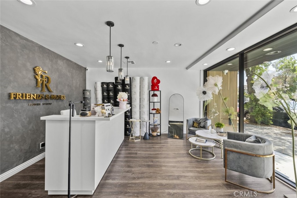 13451 Ventura Boulevard Property Photo 14