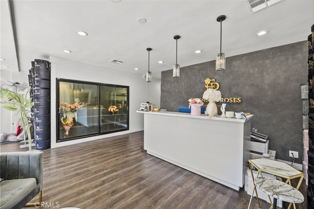 13451 Ventura Boulevard Property Photo 15