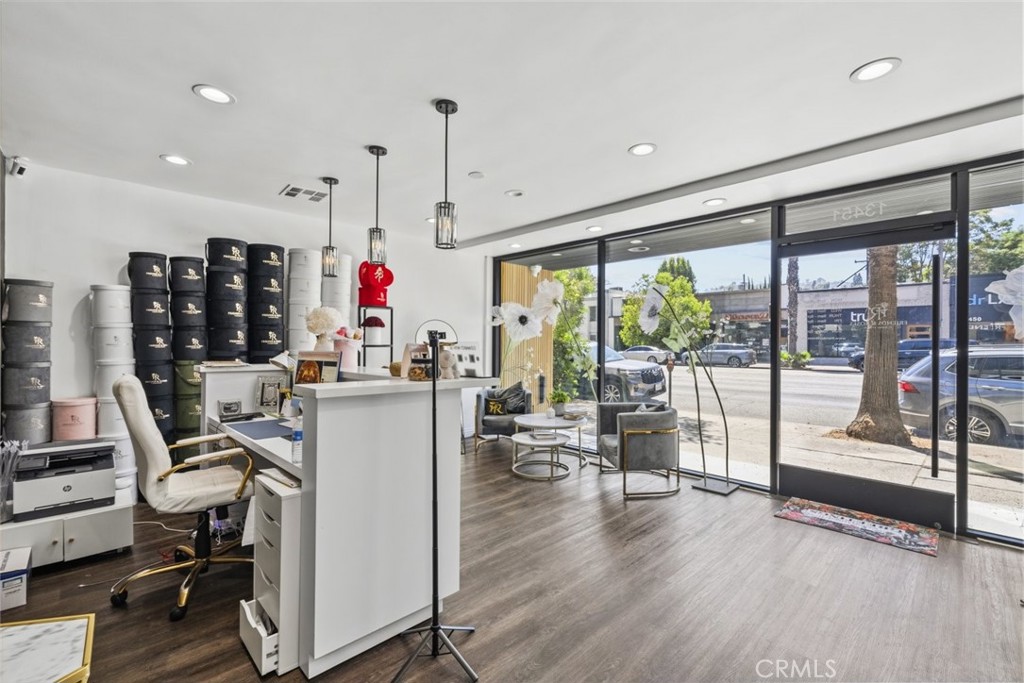 13451 Ventura Boulevard Property Photo 19