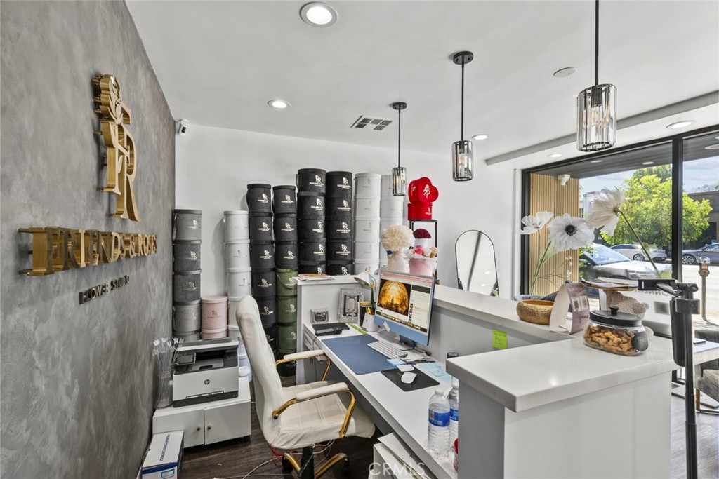 13451 Ventura Boulevard Property Photo 20