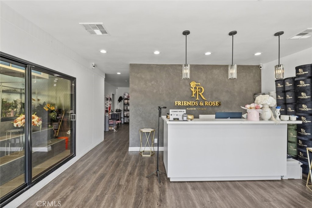 13451 Ventura Boulevard Property Photo 22
