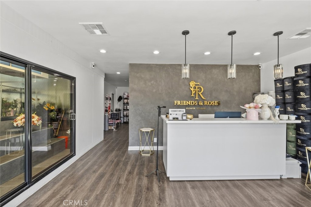 13451 Ventura Boulevard Property Photo 22