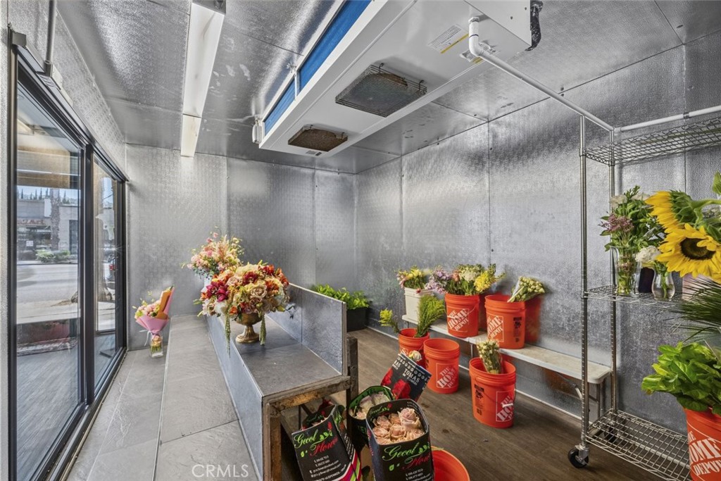 13451 Ventura Boulevard Property Photo 25