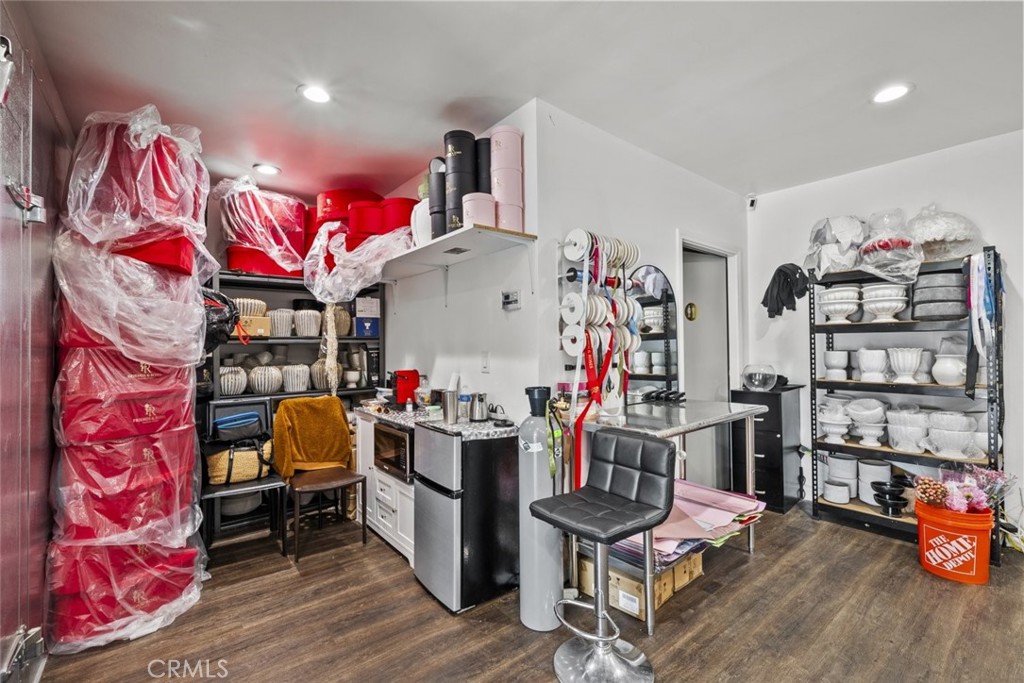 13451 Ventura Boulevard Property Photo 28