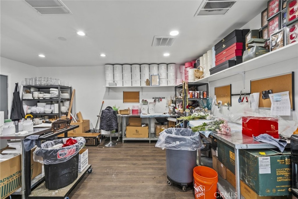 13451 Ventura Boulevard Property Photo 31