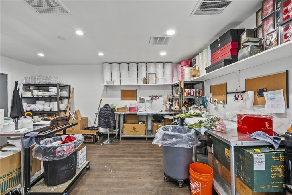 13451 Ventura Boulevard Property Photo 31