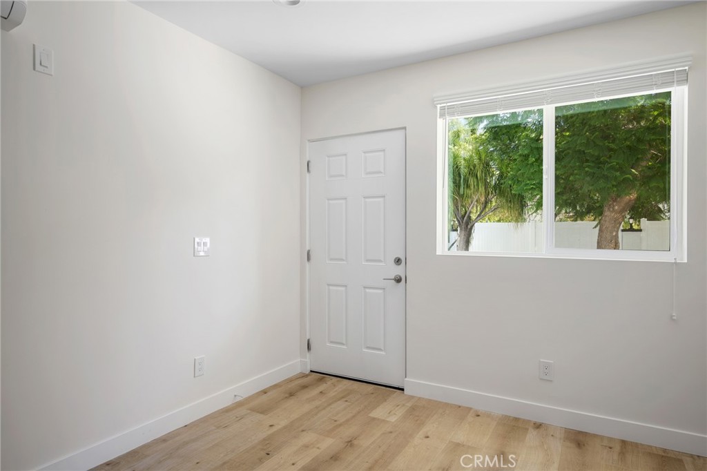 6851 De Celis Place 1/2 Property Photo 2