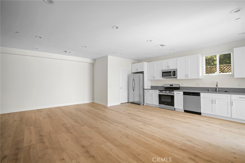 6851 De Celis Place Property Photo 5