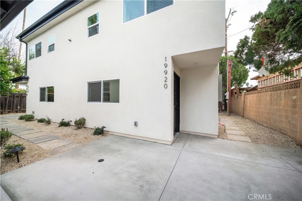 19920 Kittridge Street Property Photo 1