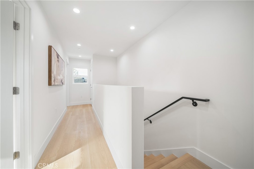 19920 Kittridge Street Property Photo 11