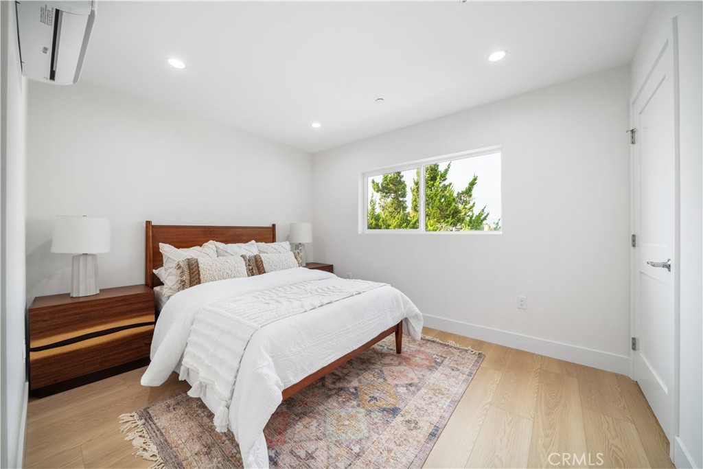 19920 Kittridge Street Property Photo 14