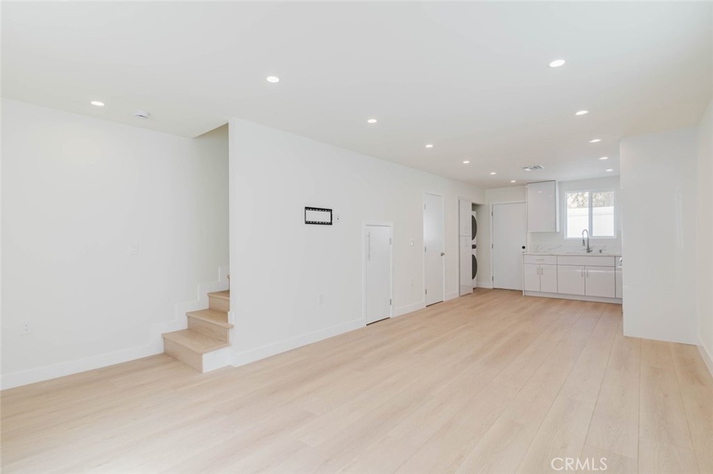 1167 Raymond Avenue B Property Photo 5