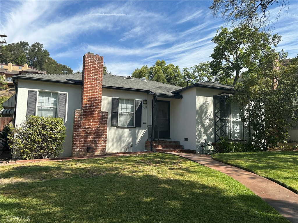 1827 Oakwood Property Photo 2