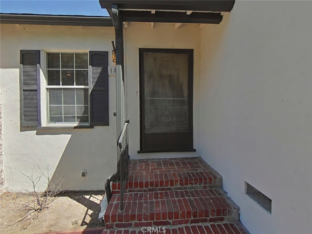 1827 Oakwood Property Photo 4
