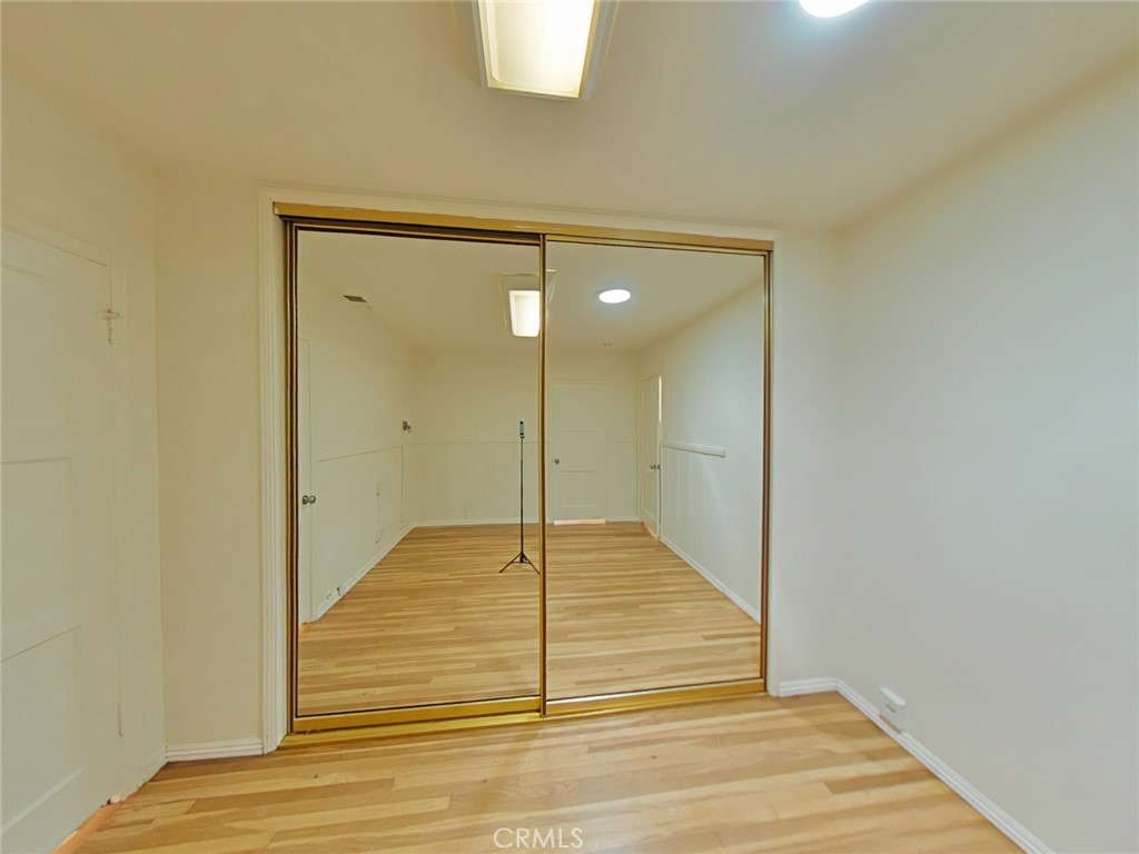 1827 Oakwood Property Photo 13