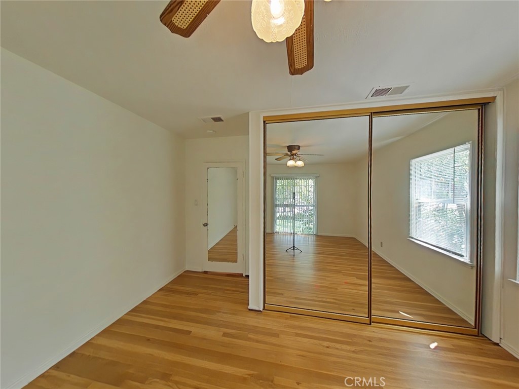 1827 Oakwood Property Photo 15