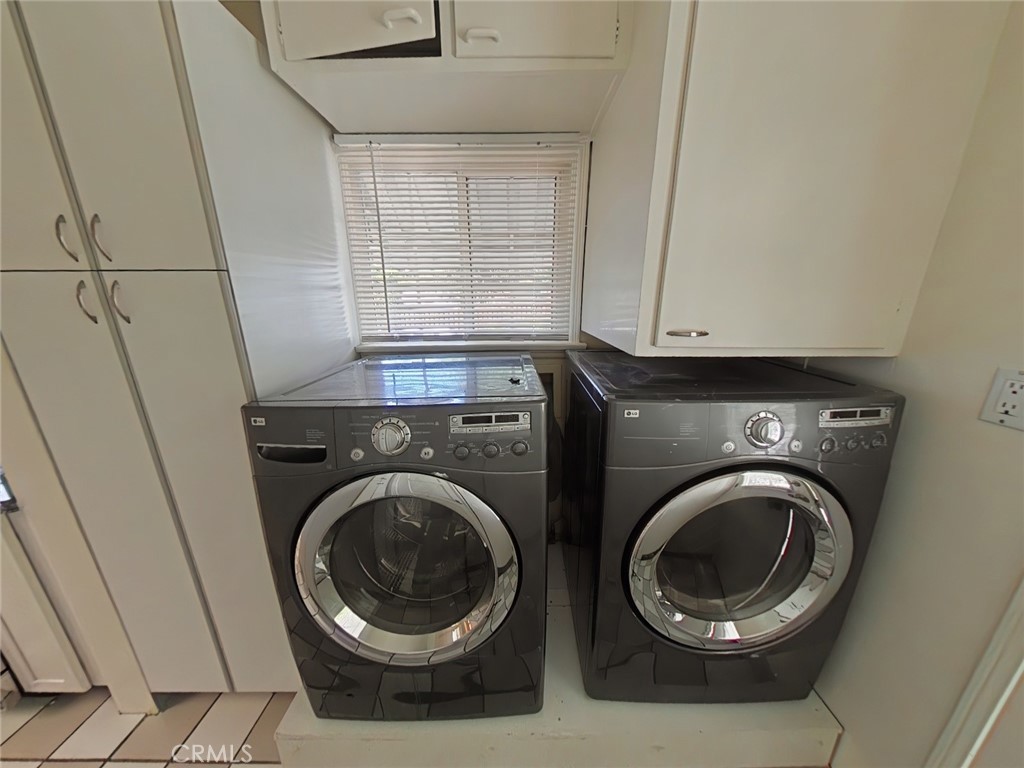 1827 Oakwood Property Photo 16