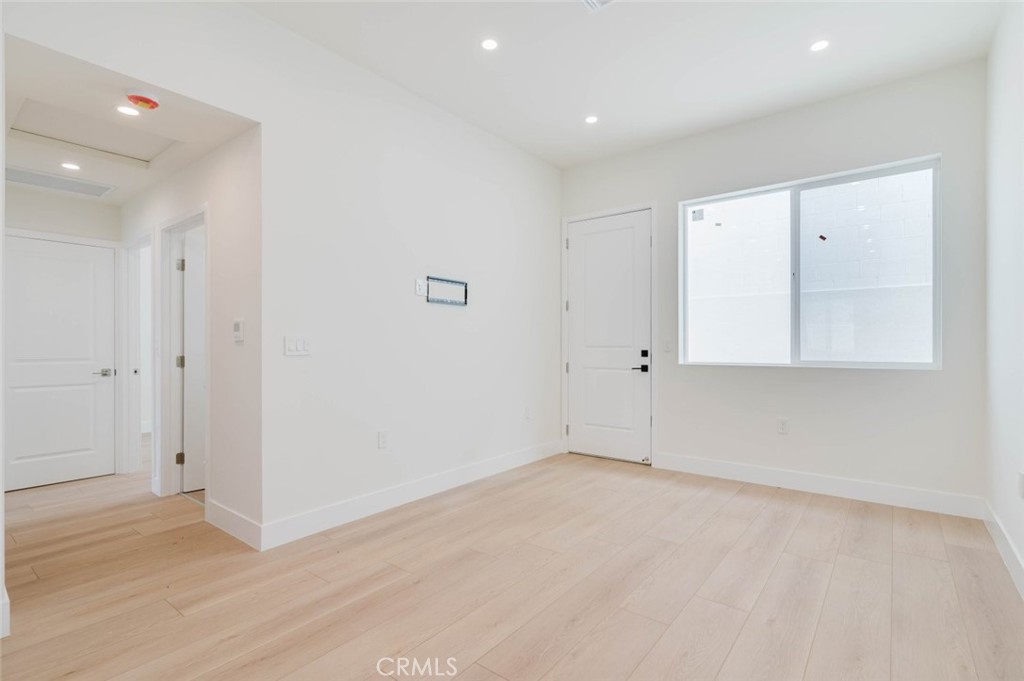 1167 Raymond Avenue D Property Photo 3
