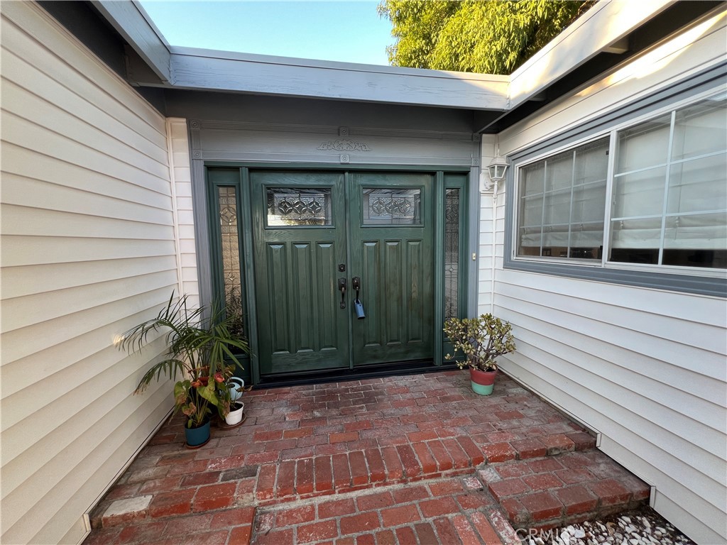 2484 Cambridge Property Photo 4