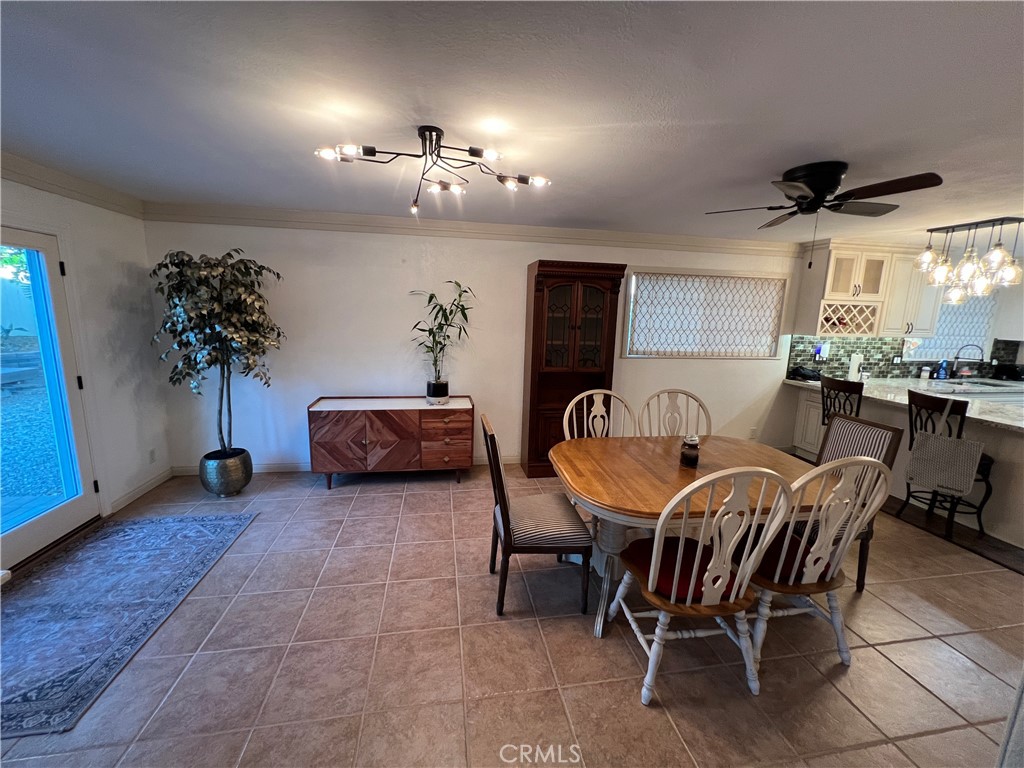 2484 Cambridge Property Photo 12
