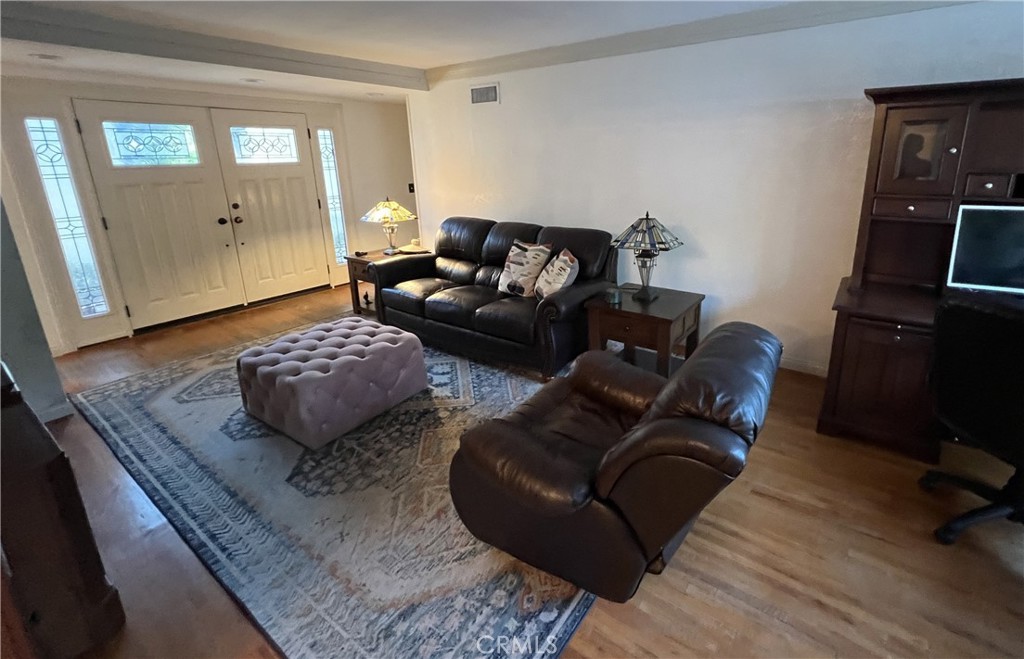 2484 Cambridge Property Photo 14