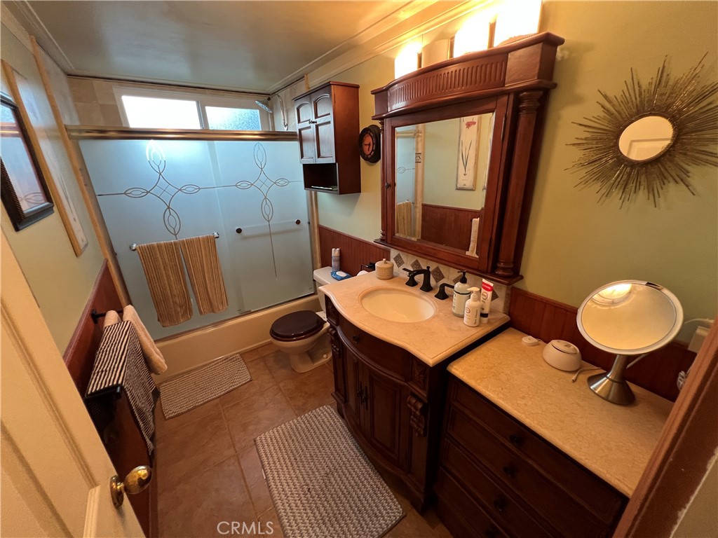 2484 Cambridge Property Photo 17