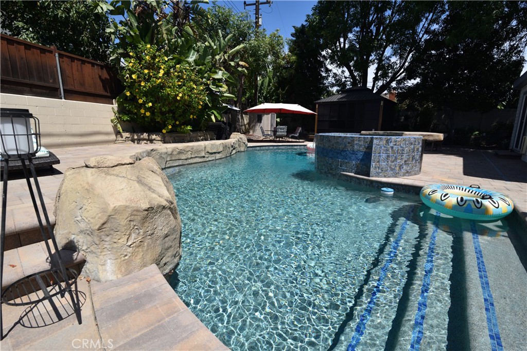 2484 Cambridge Property Photo 23