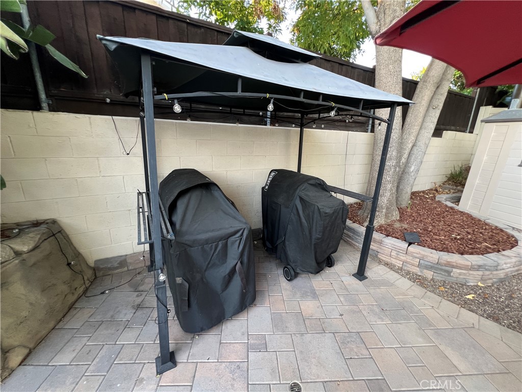 2484 Cambridge Property Photo 25