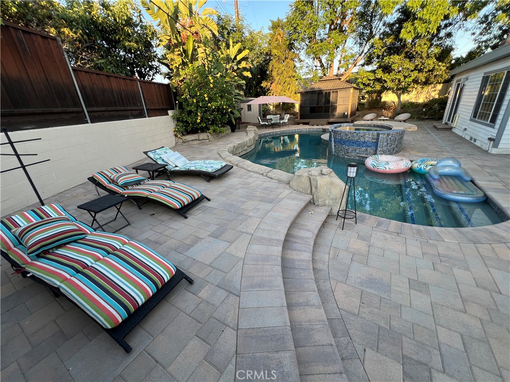 2484 Cambridge Property Photo 29