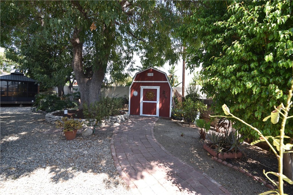 2484 Cambridge Property Photo 40