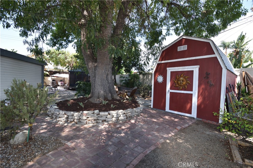 2484 Cambridge Property Photo 41