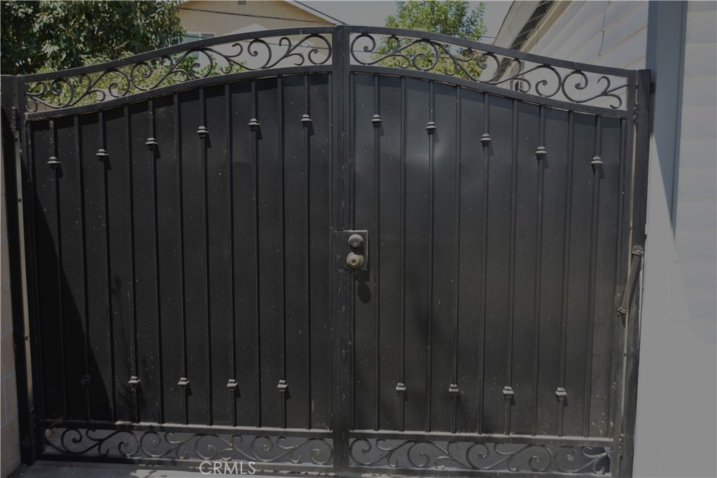 2484 Cambridge Property Photo 44