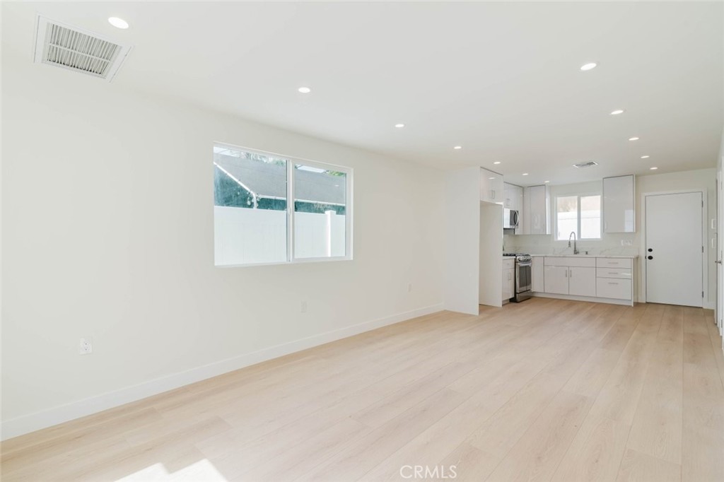 1167 Raymond Avenue A Property Photo 4