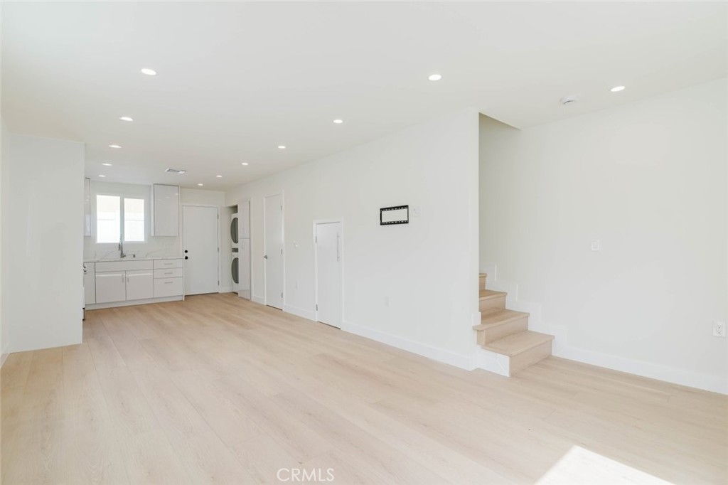 1167 Raymond Avenue A Property Photo 5