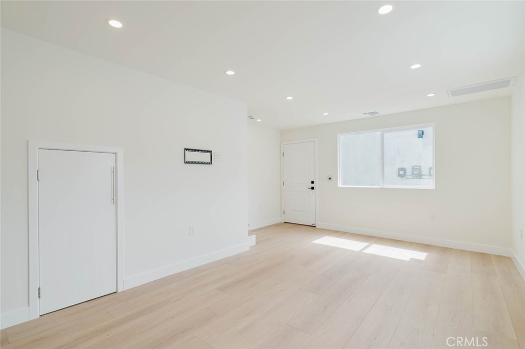 1167 Raymond Avenue A Property Photo 6
