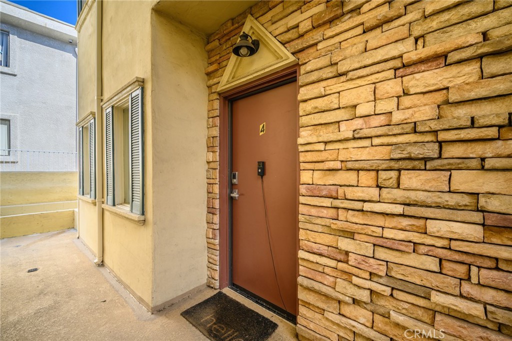 1224 Stanley Avenue 4 Property Photo 3